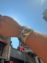 Load image into Gallery viewer, Curve Bangle - Adjustable